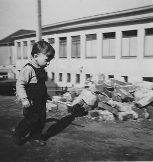 Bodo Franz im Hof 1957