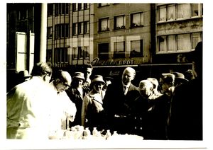 Produktvorführung 1958 Miele Zitrusentsafter